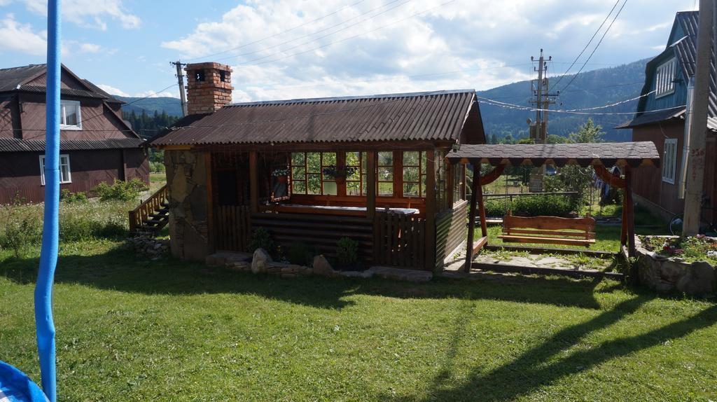 Dobryi Hutsul Ferienhaus Mykulytschyn